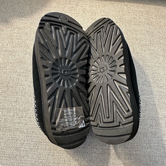 Ugg Tasman Slippers - Picture 5 of 5